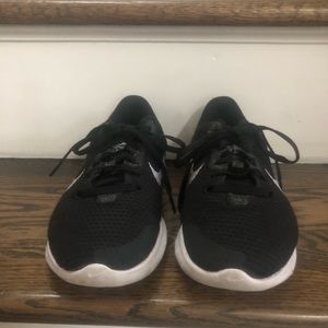 Nike women’s running sneakers
